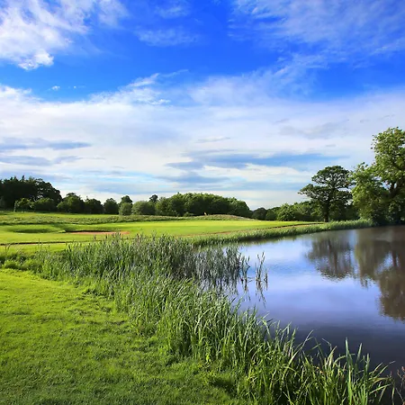 Отель Oulton Hall Hotel, & Golf Лидс