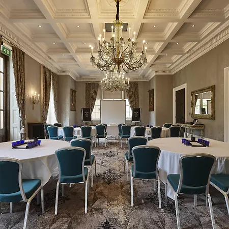 Oulton Hall Hotel, & Golf מלון לידס