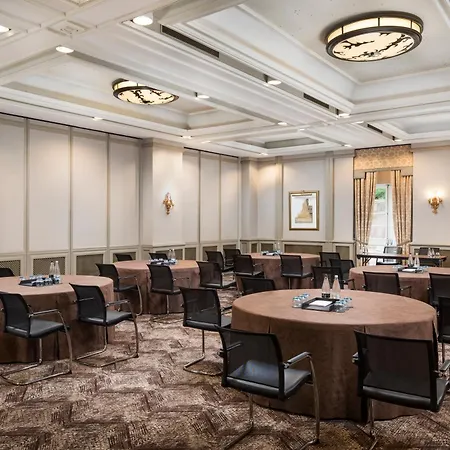 Oulton Hall Hotel, & Golf Отель Лидс