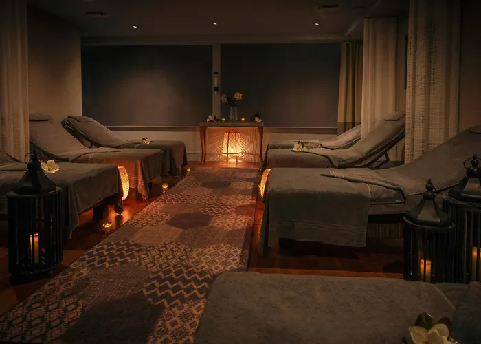 Oulton Hall Hotel, & Golf 4*