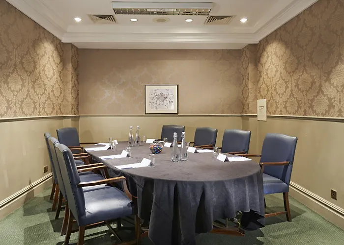 Oulton Hall Hotel, & Golf 4*