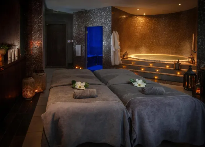 Oulton Hall Hotel, & Golf 호텔 4*