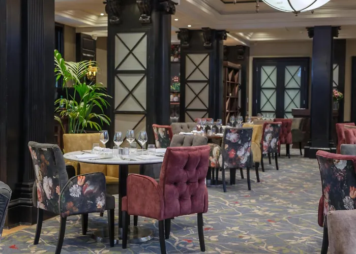 호텔 Oulton Hall Hotel, & Golf