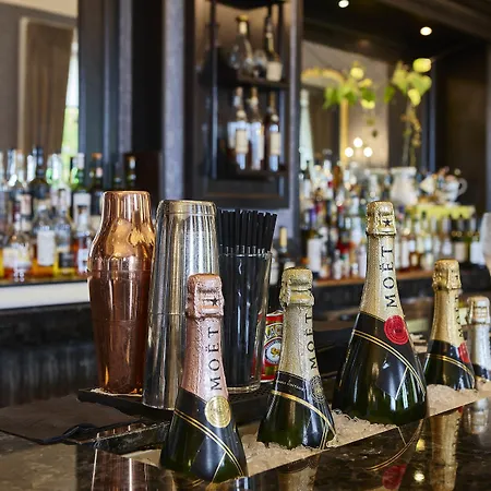 Oulton Hall Hotel, & Golf Ξενοδοχείο 4*