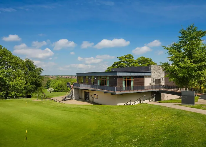 Oulton Hall Hotel, & Golf Готель Лідс