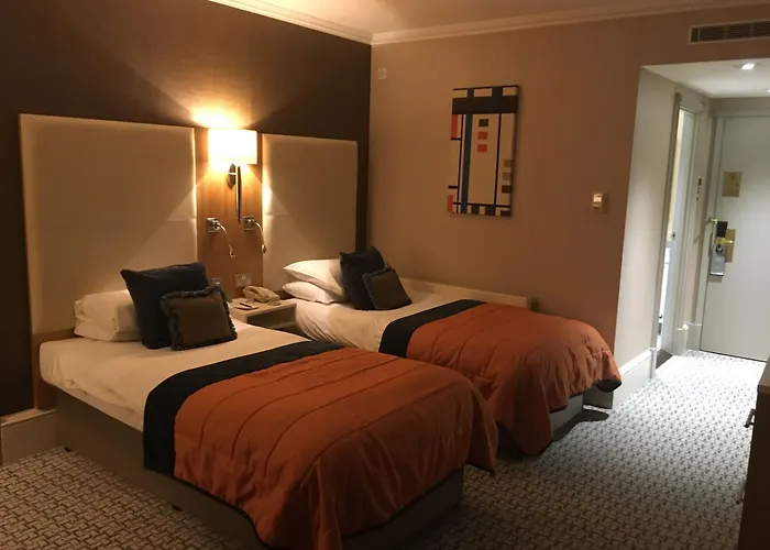 Oulton Hall Hotel, & Golf Готель 4*