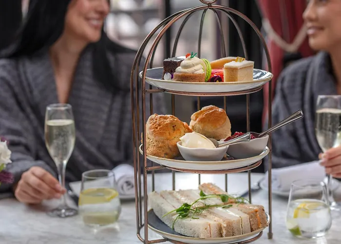 Готель Oulton Hall Hotel, & Golf 4*