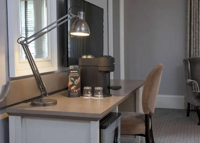 Готель Oulton Hall Hotel, & Golf